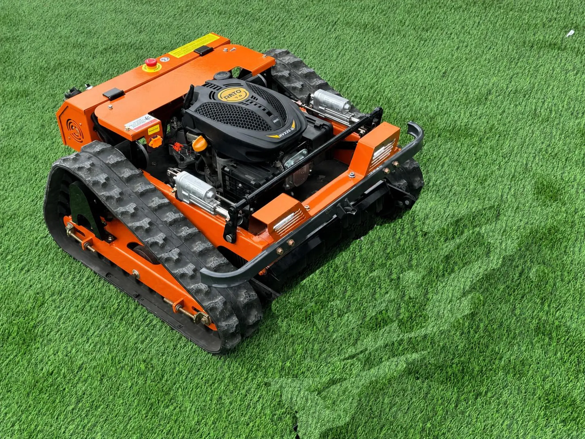 55f626f268fdb9f3358296bcf8eeb829 Ferngesteuerter Motor-Rasenmäher CW-500 Orange Böschungsmäher – Bild 1